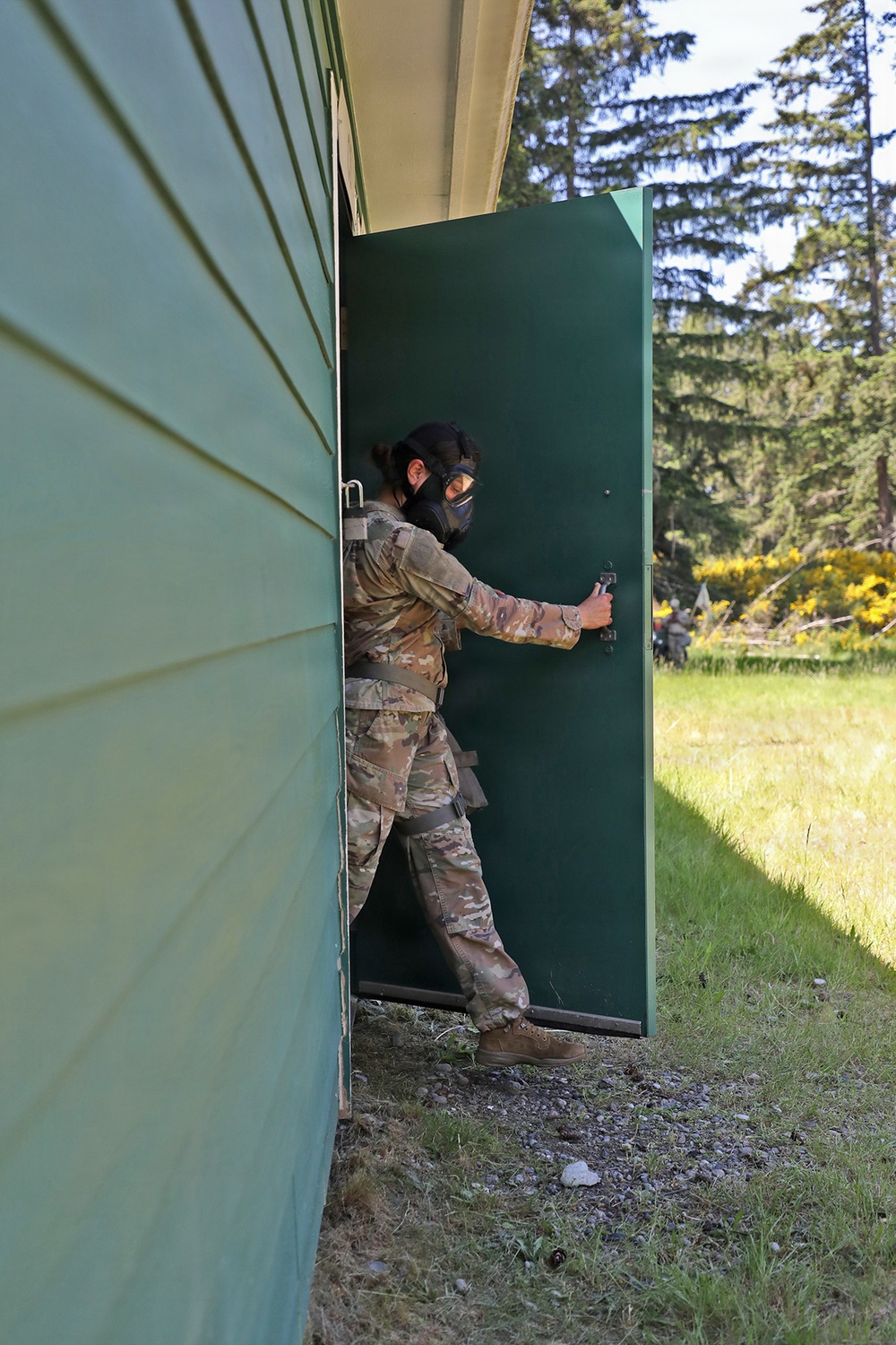 13th CSSB Soldiers Inhale Annual CBRN Training