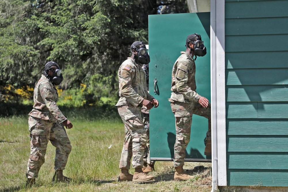 13th CSSB Soldiers Inhale Annual CBRN Training