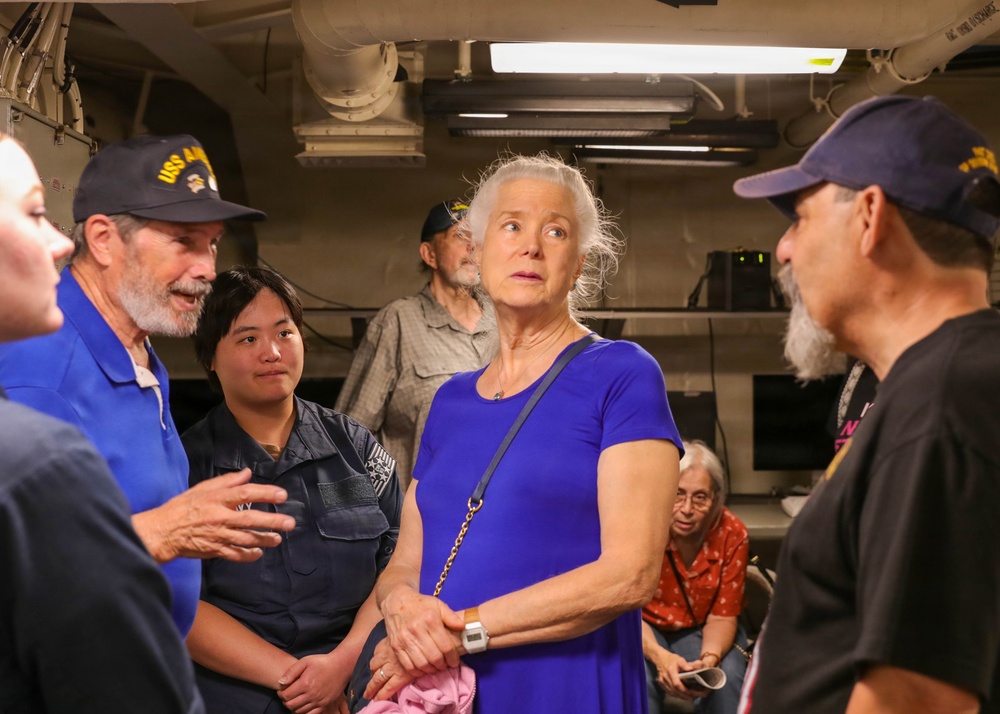 Former USS America Sailors Visit USS Dwight D. Eisenhower