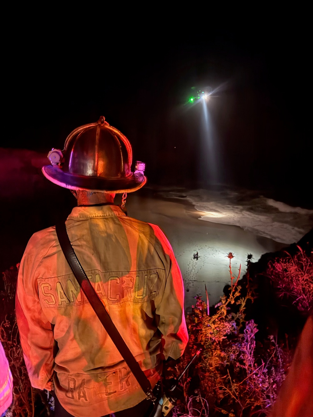 Coast Guard rescues 3 from cave near Santa Cruz