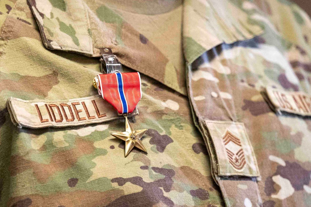 92nd AMXS Airmen receive Bronze Stars for combat heroism