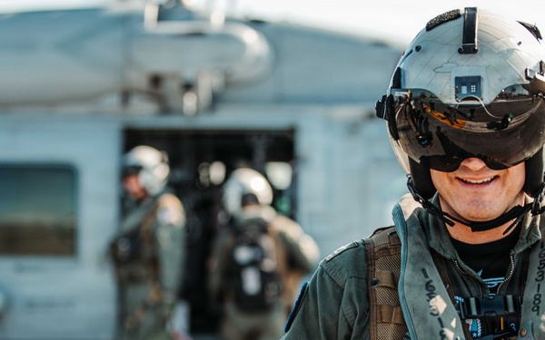 FOR RELEASE George Washington Commanding Officer Conducts Flight Operations