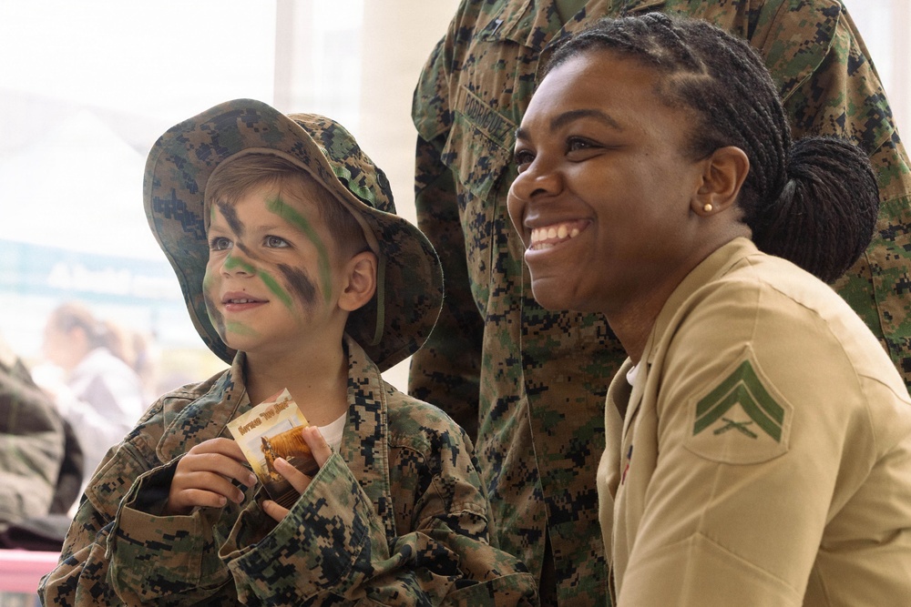 Service Members Visit Children at Manning Family Children’s Hospital