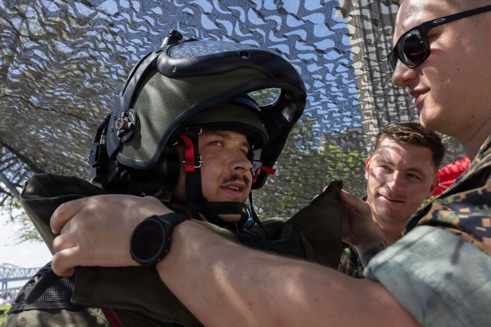 U.S. Marines Demonstrate Static Displays in New Orleans