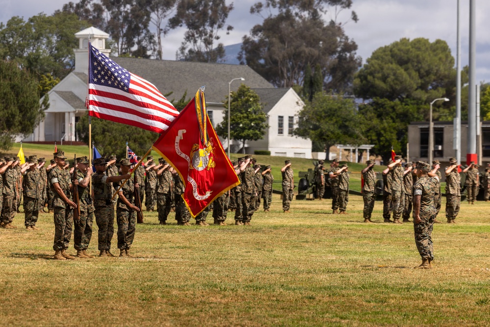 1st MARDIV holds change of command ceremony