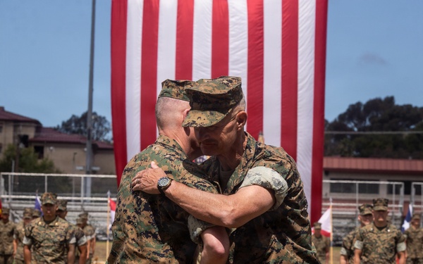 1st MARDIV holds change of command ceremony