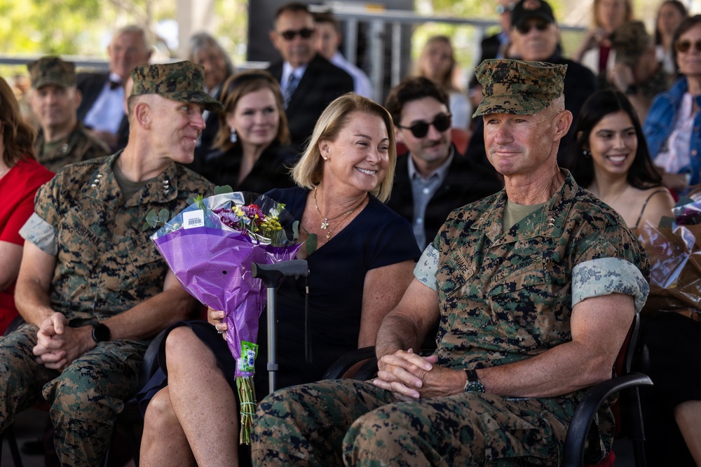 1st MARDIV holds change of command ceremony