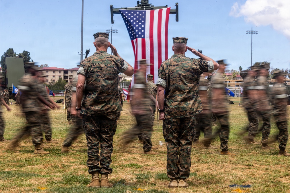 1st MARDIV holds change of command ceremony