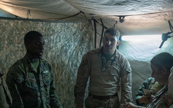 13th MEU Conducts a Raid During Realistic Urban Training