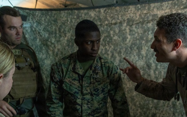 13th MEU Conducts a Raid During Realistic Urban Training