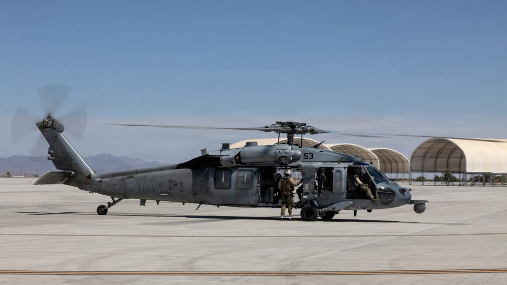 13th MEU Conducts a Raid During Realistic Urban Training