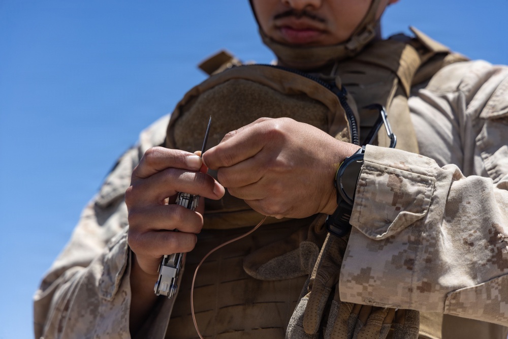 13th MEU Conducts Aviation Delivery Ground Refueling Training