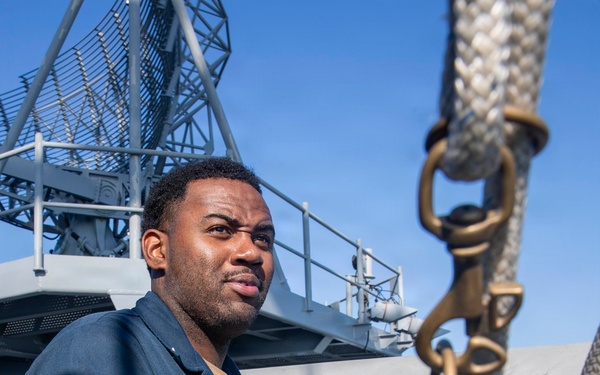 George Washington Navigation Sailor Raises Flags