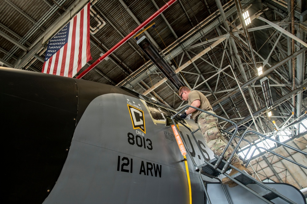 New nose art honors the fallen