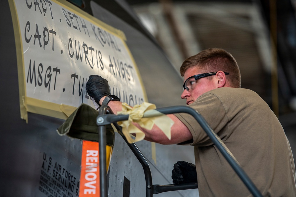 New nose art honors the fallen