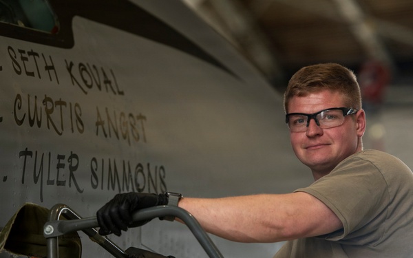 New nose art honors the fallen