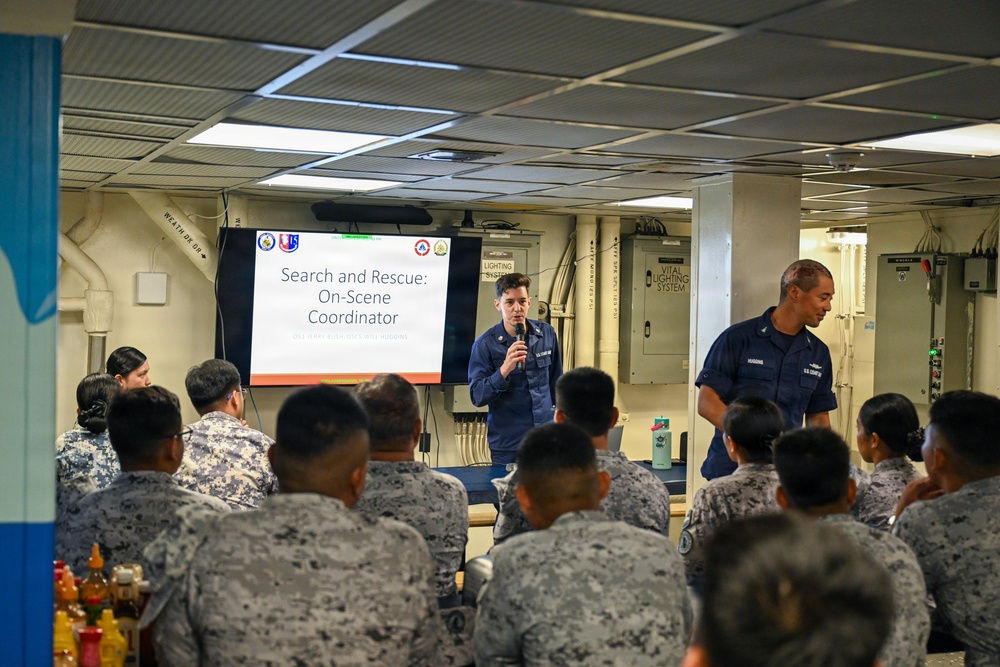 Midgett visits Manila