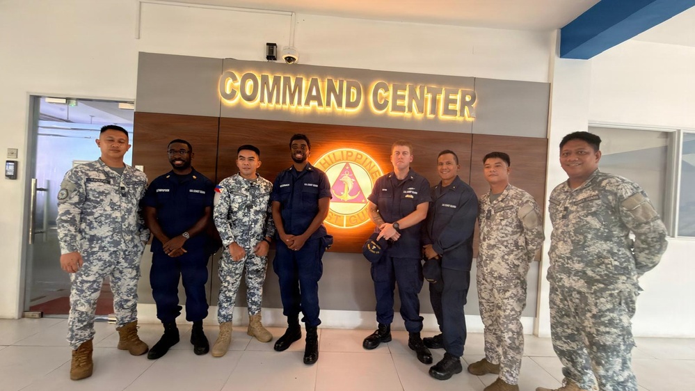 Midgett visits Manila
