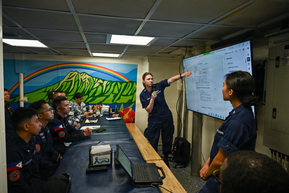 Midgett visits Manila