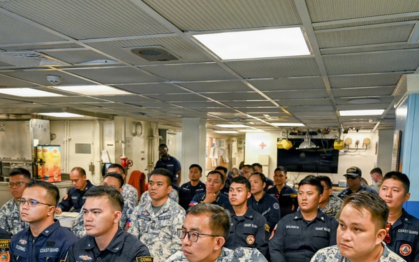 Midgett visits Manila