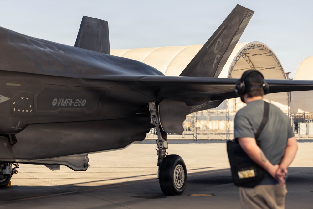 VMFA-211 Conducts a Simulated Expeditionary Airstrike