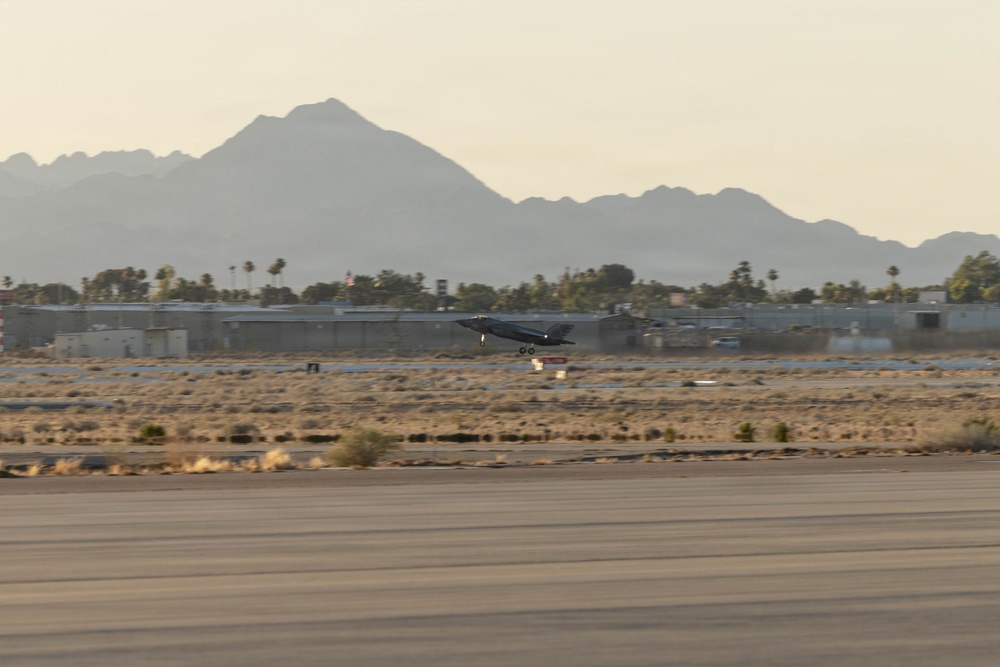 VMFA-211 Conducts a Simulated Expeditionary Airstrike