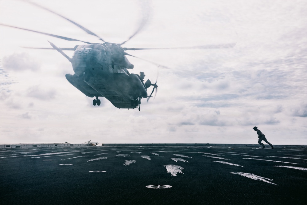 11th MEU Marines Conduct Fast Rope Training aboard USS Portland