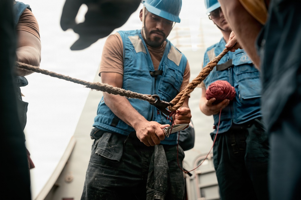 11th MEU Marines, Sailors Replenish Supplies aboard USS Portland
