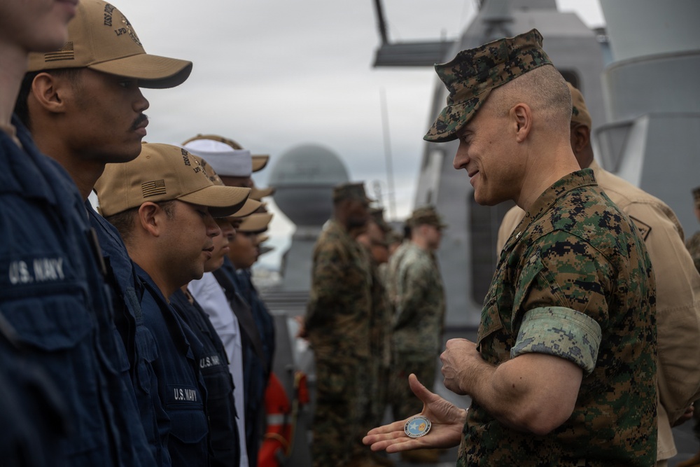 22nd MEU (SOC) | Brigadier General Lively Visits USS Fort Lauderdale