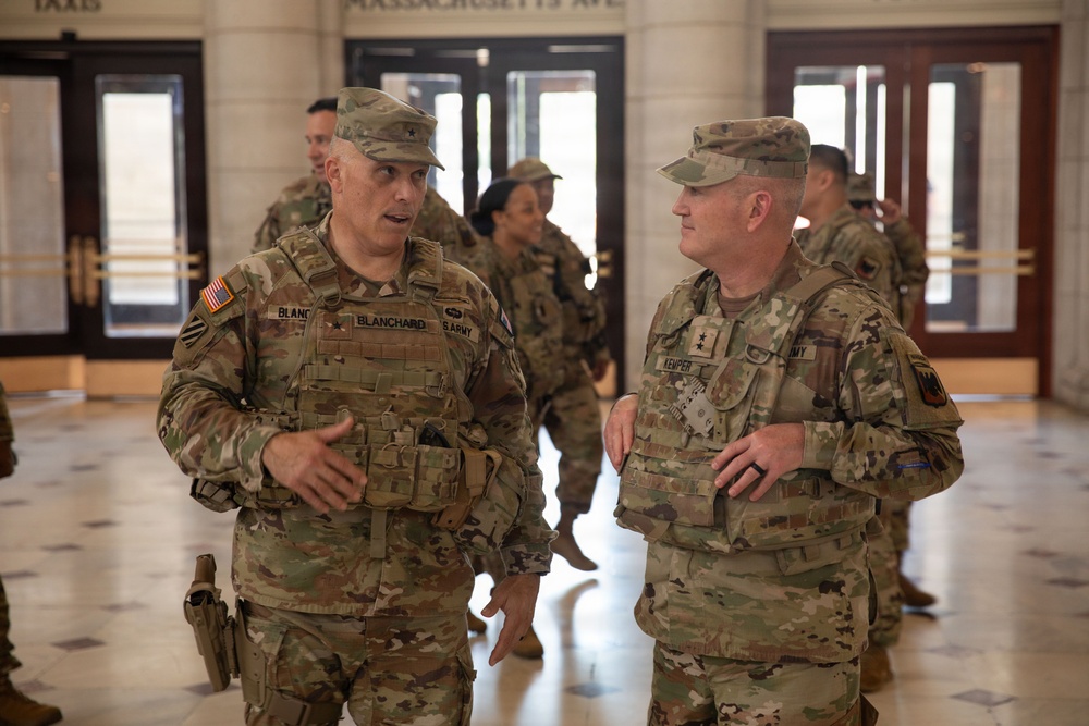 Maj. Gen. Kemper Visit JTF-DC Guardsmen