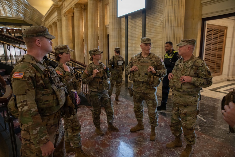 Maj. Gen. Kemper Visit JTF-DC Guardsmen