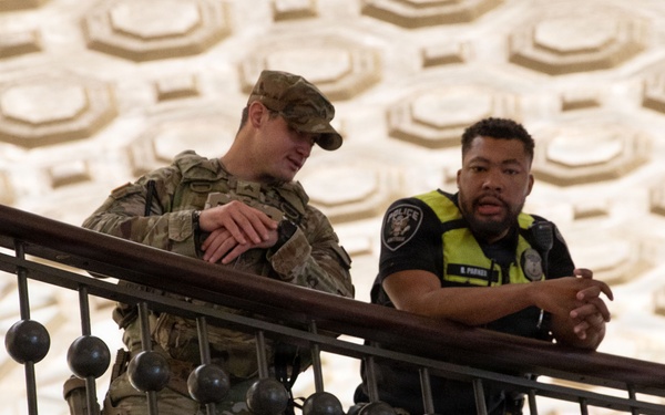 Maj. Gen. Kemper Visit JTF-DC Guardsmen