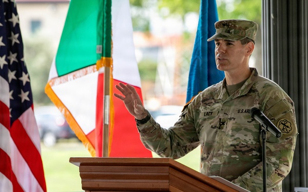 Change of Command Ceremony HHC, 207th Military Intelligence Brigade - Theater