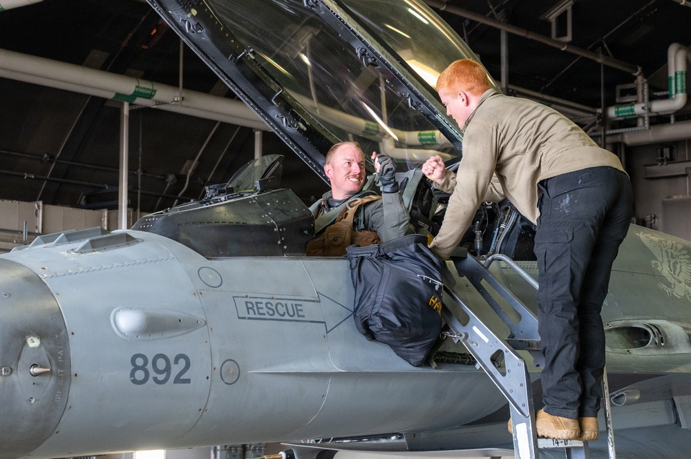 35 Fighter Wing pilots conduct flight operations to sustain readiness