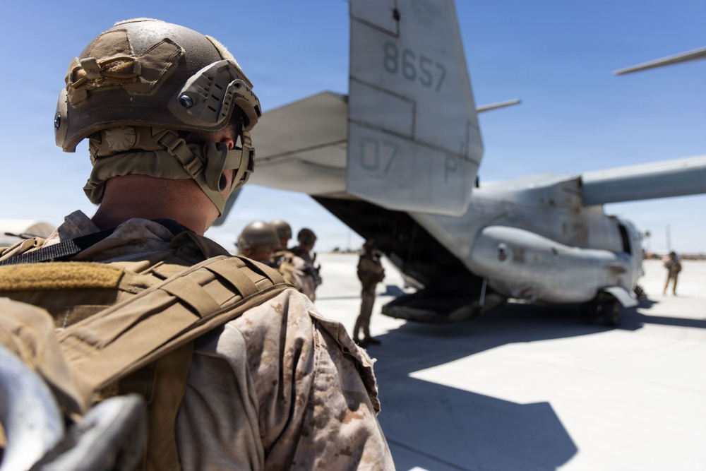 13th MEU Executes Tactical Recovery of Aircraft and Personnel