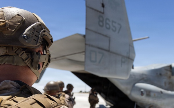 13th MEU Executes Tactical Recovery of Aircraft and Personnel