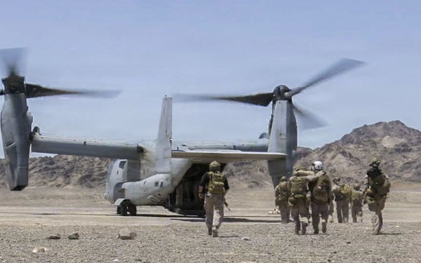 13th MEU Executes Tactical Recovery of Aircraft and Personnel
