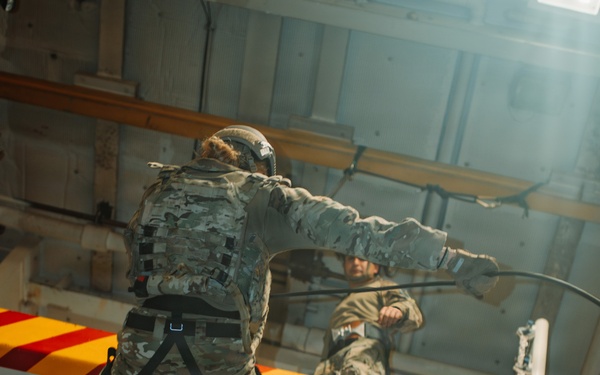 George Washington Conducts Fast Rope Exercises