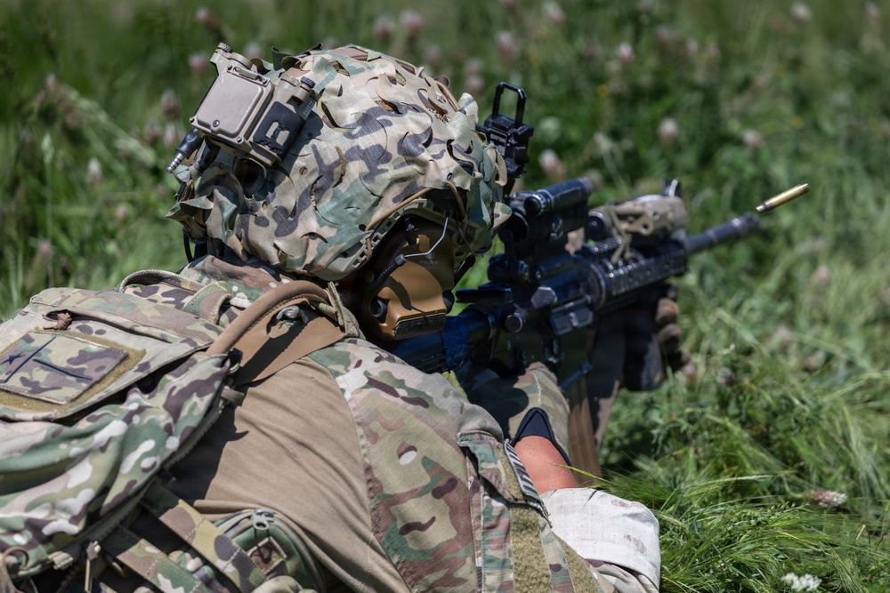 36th Infantry Regiment Soldiers refine tactical skills during live-fire exercise