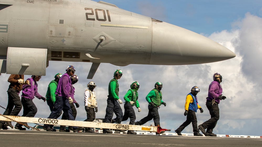 George Washington Sailors Conduct Mass Casualty Drill