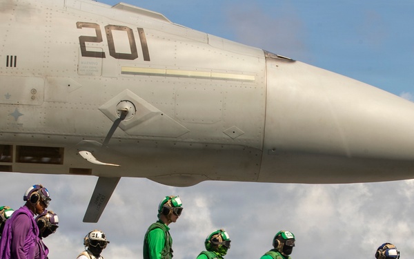 George Washington Sailors Conduct Mass Casualty Drill