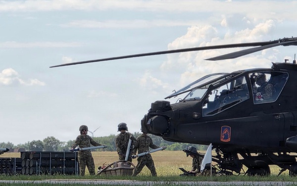 Global Partners Align Attack Aviation Tactics at Polish Apache Initiative Summit