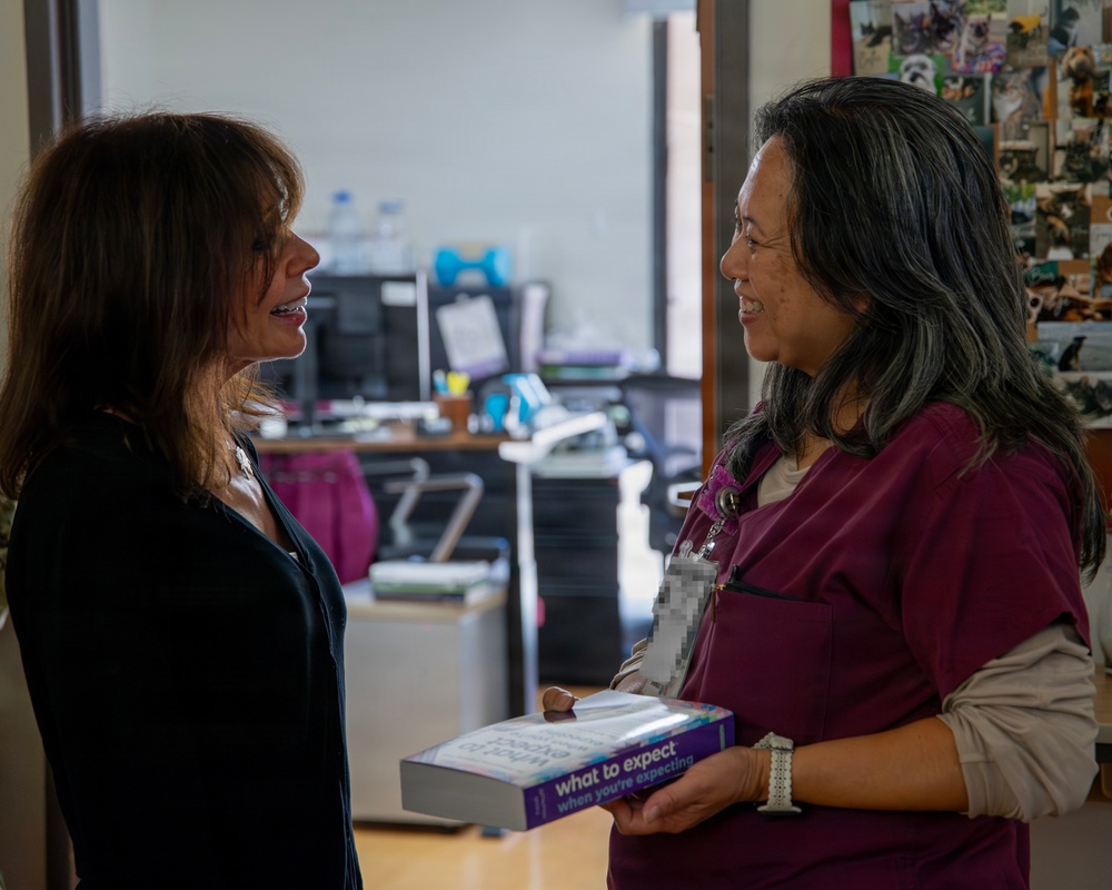 Parenting Author Heidi Murkoff Visits Military Families at NMCSD