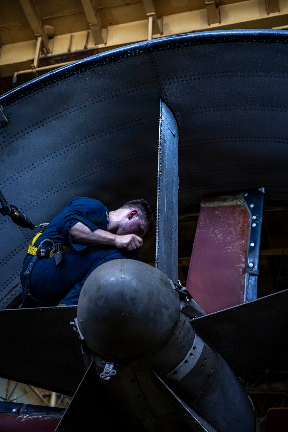 USS Iwo Jima LCAC Maintenance