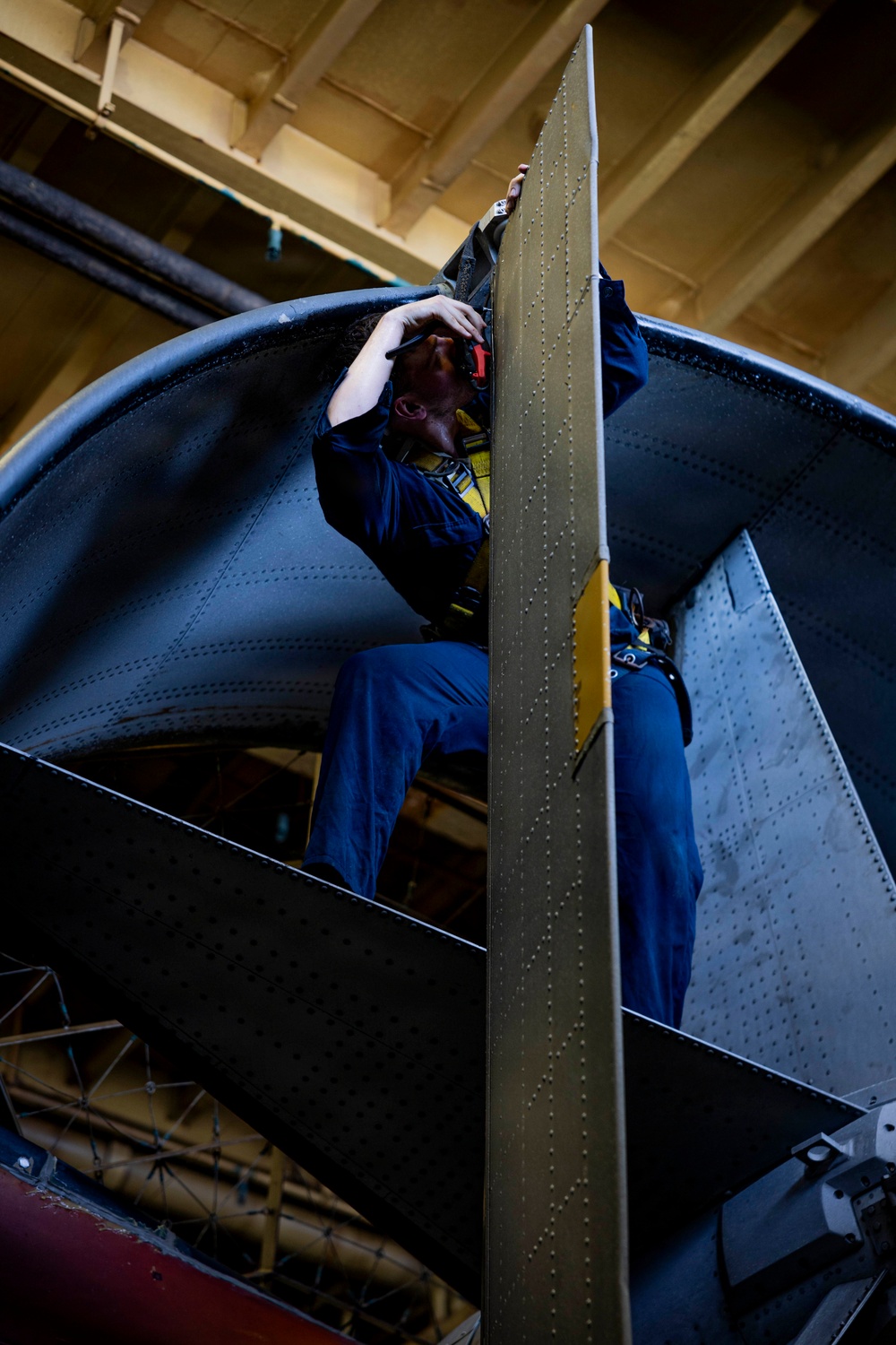 USS Iwo Jima LCAC Maintenance