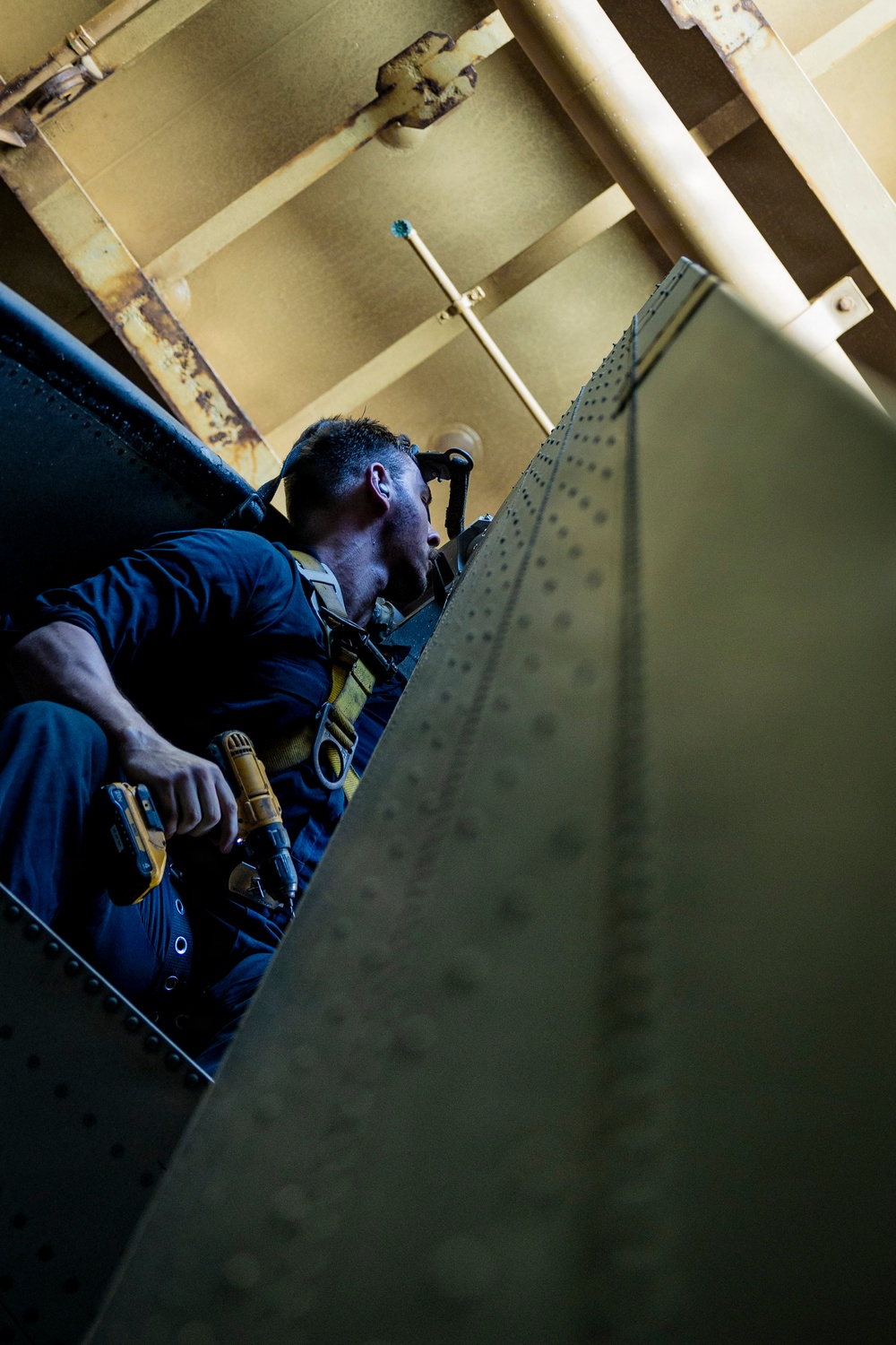 USS Iwo Jima LCAC Maintenance