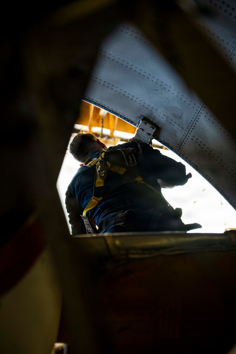 USS Iwo Jima LCAC Maintenance