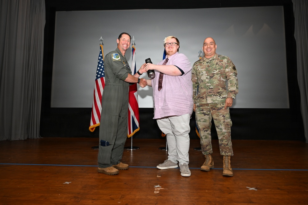 48 FW celebrates 1st quarter awards