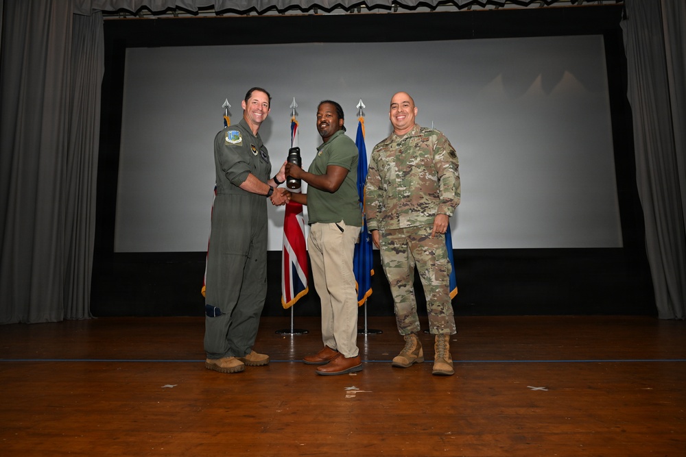 48 FW celebrates 1st quarter awards