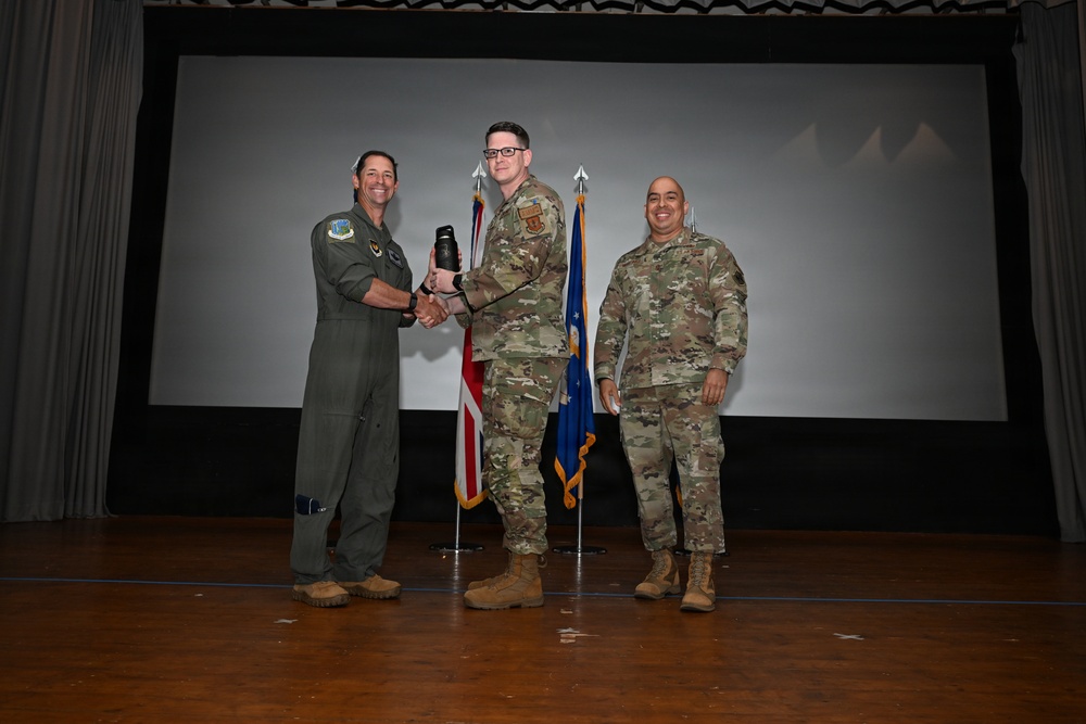 48 FW celebrates 1st quarter awards